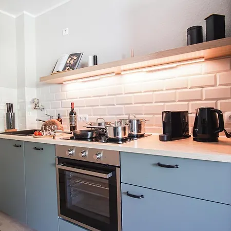 Homefy Feel-good - Own Parking, Balcony And Garden Apartment *